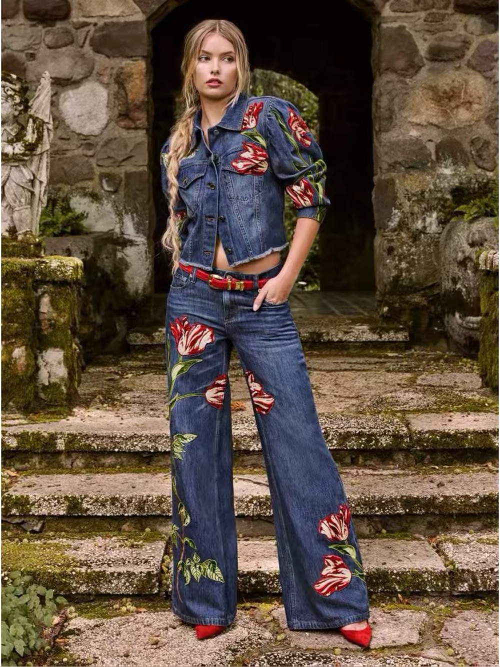 Alice + Olivia Amazing LowRise Tulip Embroidery Baggy Wide Leg Embroidered Jeans